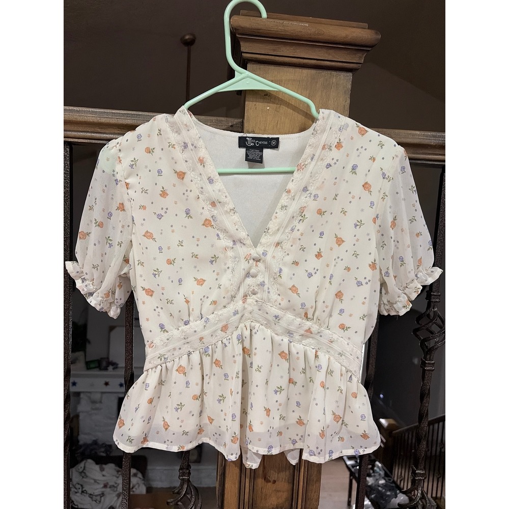 Miss‎ Chievous Floral Peplum Top Cream V-Neck Lace Trim Short Sleeve Blouse Med
